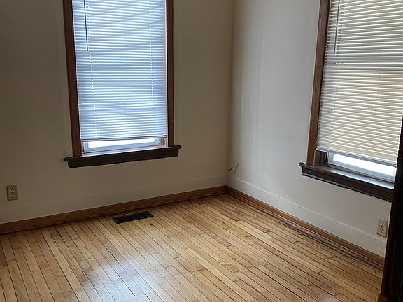 5th image of 4638 Camden Ave N #2024