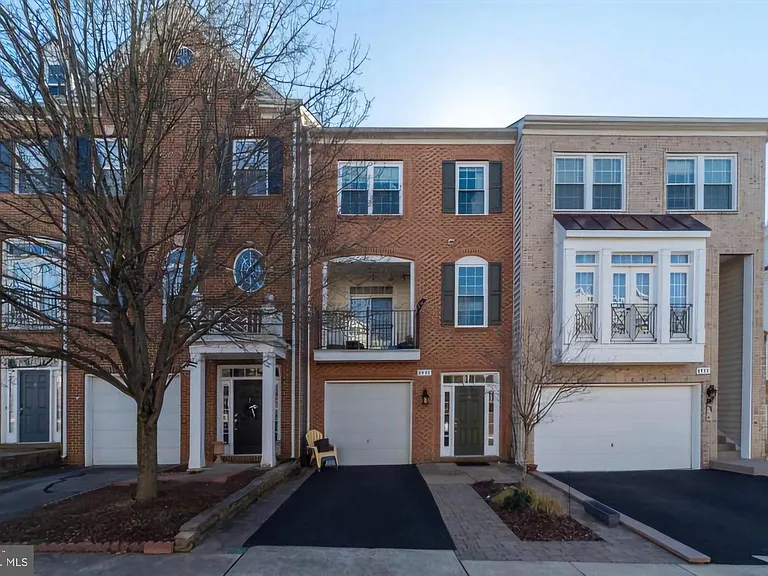 6931 Rolling Creek Way — Photo 1