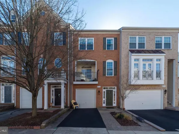 6931 Rolling Creek Way, Alexandria, VA 22315