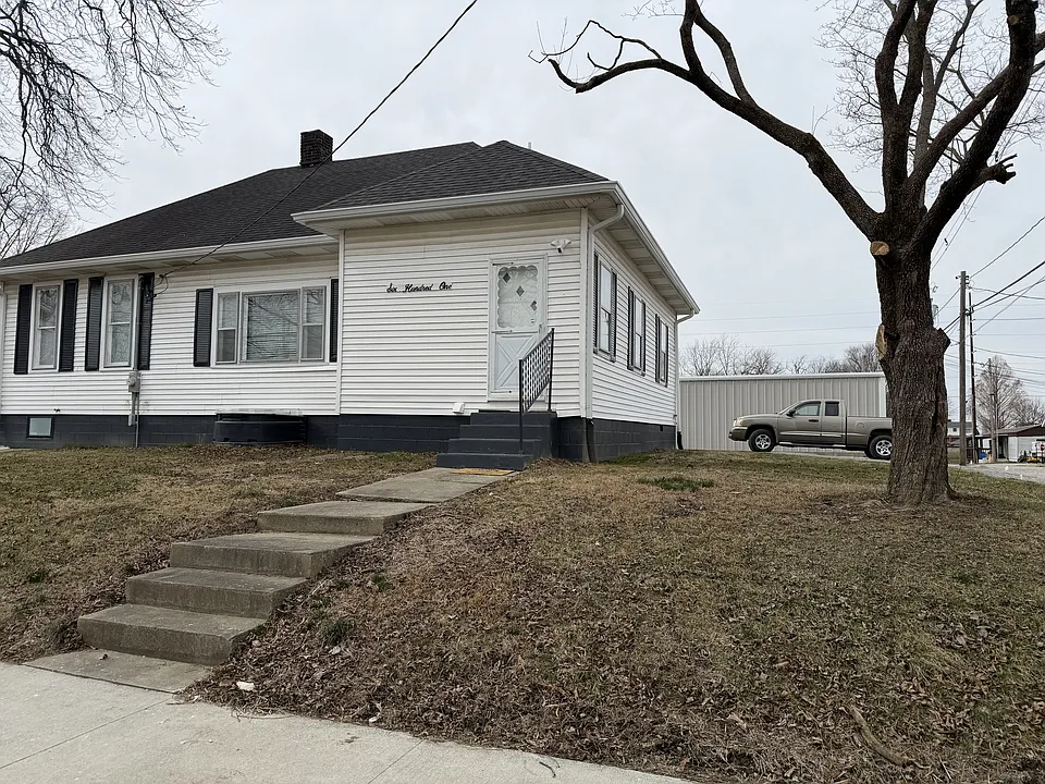 609 S Main St #1