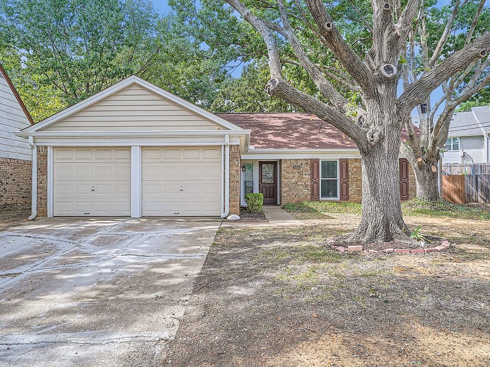 1st image of 1933 Pin Oak Dr