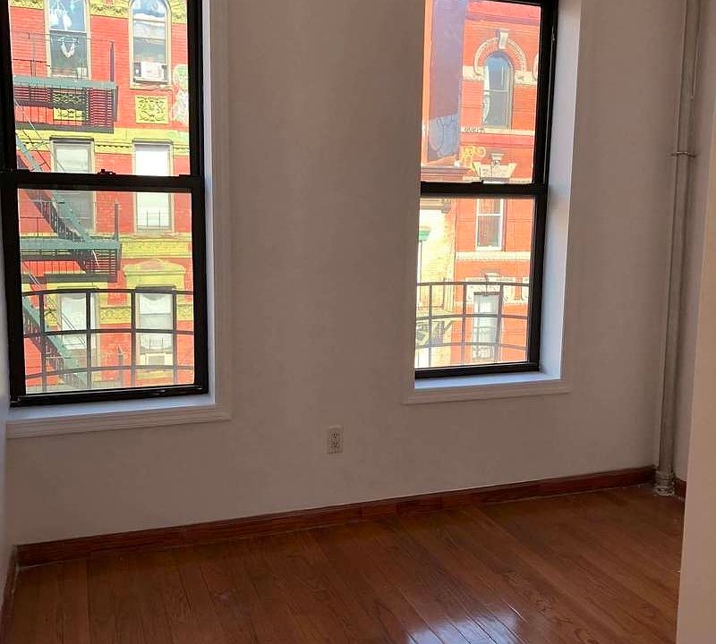 1st image of 118 Eldridge St #16