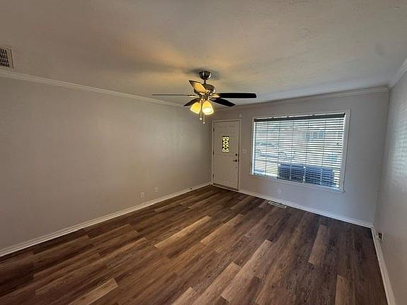 3rd image of 1211 Rose Dr