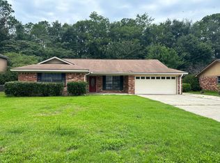 1004 Varnedoe St, Hinesville, GA 31313