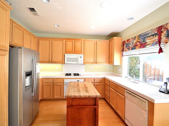 4th image of 259 Stetson Dr