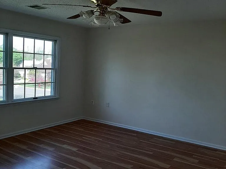 52 Westminster Dr — Photo 21