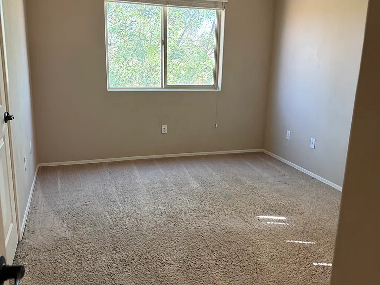 101 S Crown Plz — Photo 11