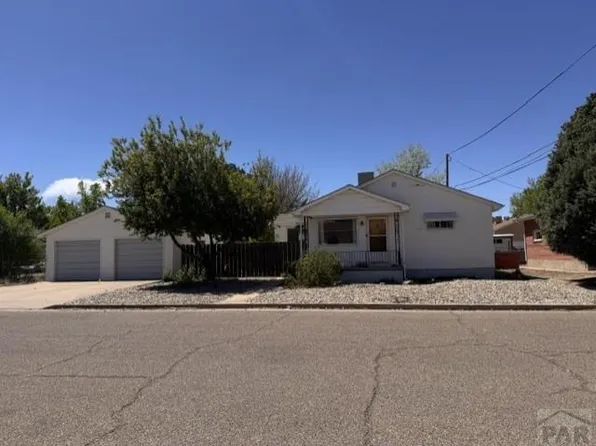 10 Wheatridge Dr, Pueblo, CO 81005