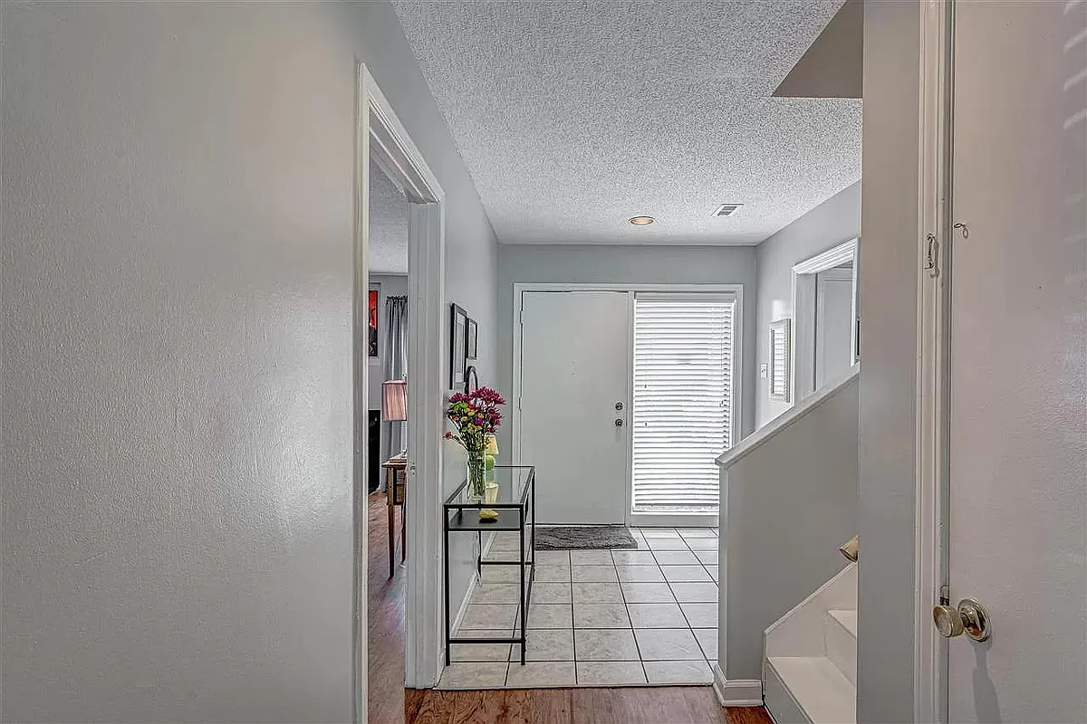 Foyer - 3101 Rising Sun Rd #3101