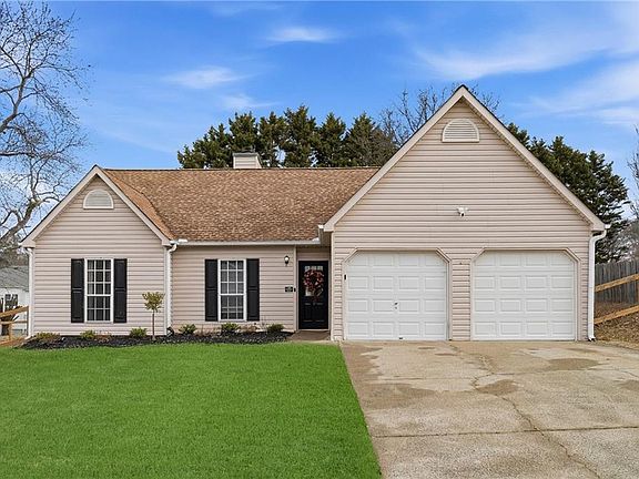 3rd image of 1320 Paddocks Way