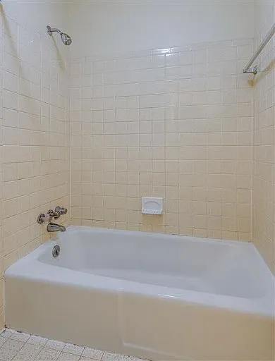 1900 Richard Jones Rd #V2 — Photo 11