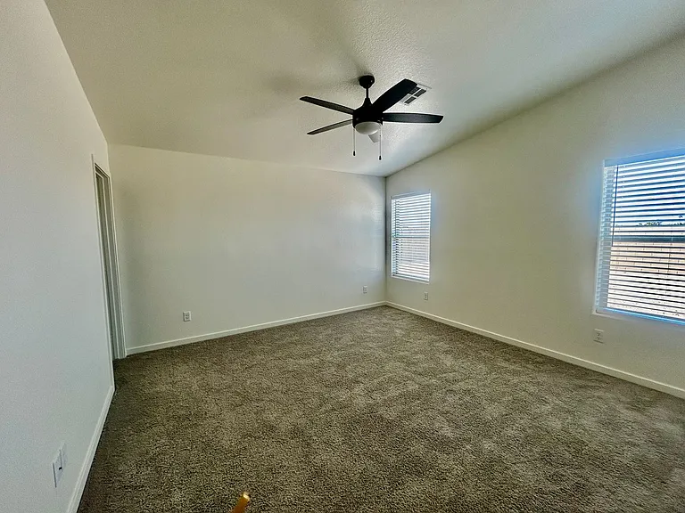 10252 E 33rd St — Photo 20