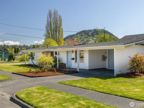 1418 Hillcrest Parkway, Mount Vernon, WA 98274