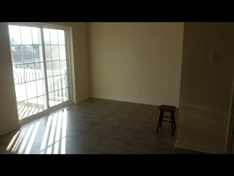 135 Mercer Ct — Photo 1
