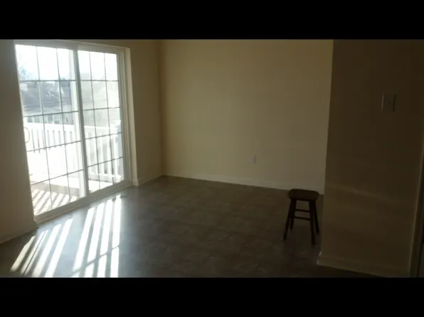135 Mercer Ct, Fairless Hills, PA 19030