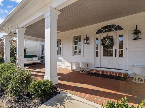 5th image of 31 Duck Pond Rd
