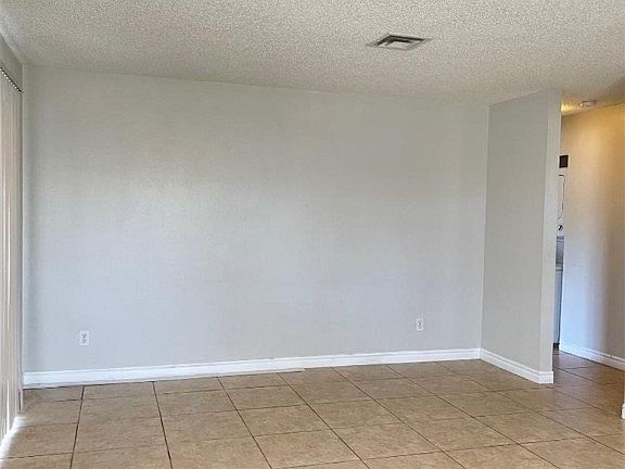 4th image of 4884 Nara Vista Way Unit 103