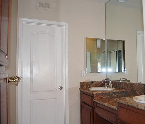 5th image of 61 Tennis Villas Dr