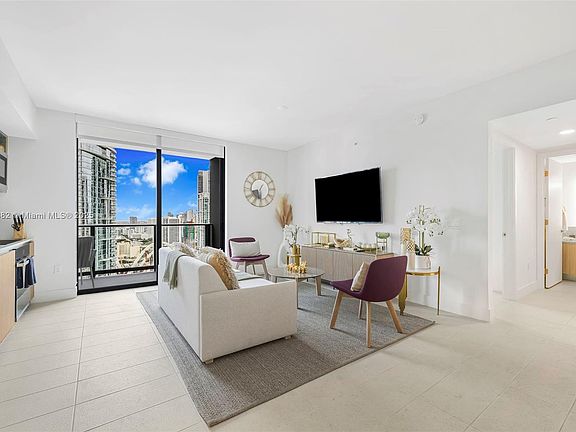 4th image of 601 NE 1st Ave #3402