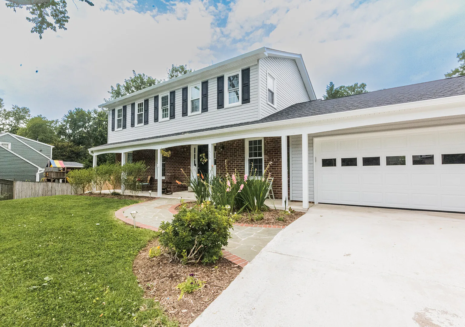 Newly Renovated & Modern Single Family Home! — Photo 2