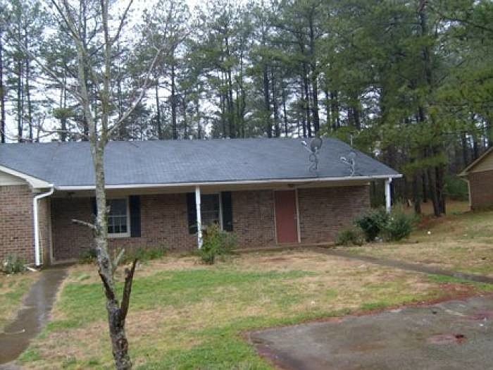 1st image of 376 Waterbury Dr
