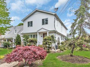 2009 Washington Ave, Seaford, NY 11783