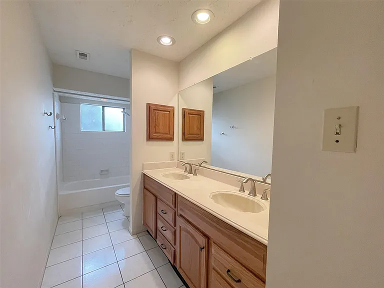1907 Liberty Point Ln — Photo 10