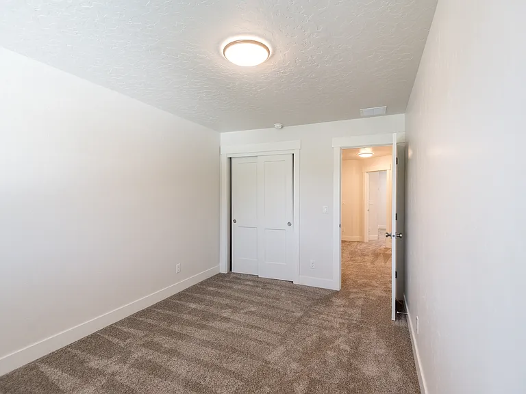 206 NE 3rd St #1 — Photo 6