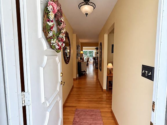 3rd image of 17 Rose Avenue