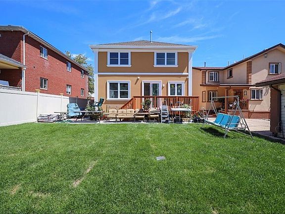 5th image of 84 Kensington Ave