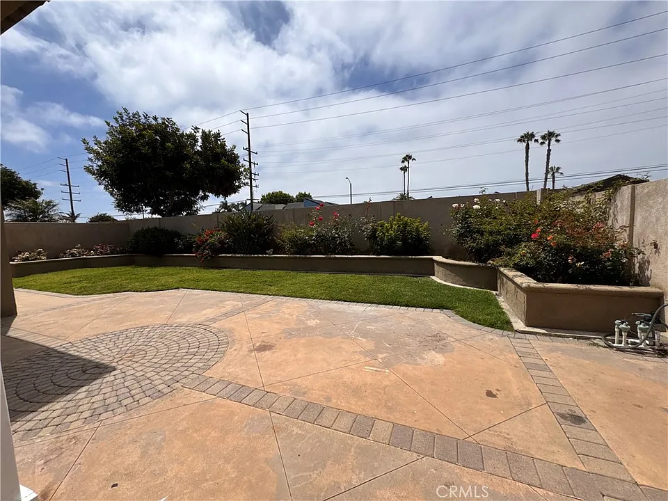 9642 Peppertree Dr