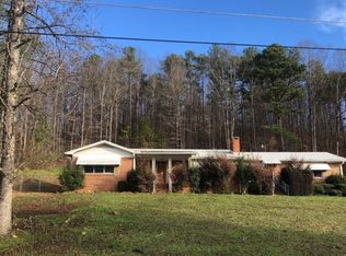 1136 Cave Rd, Anniston, AL 36206