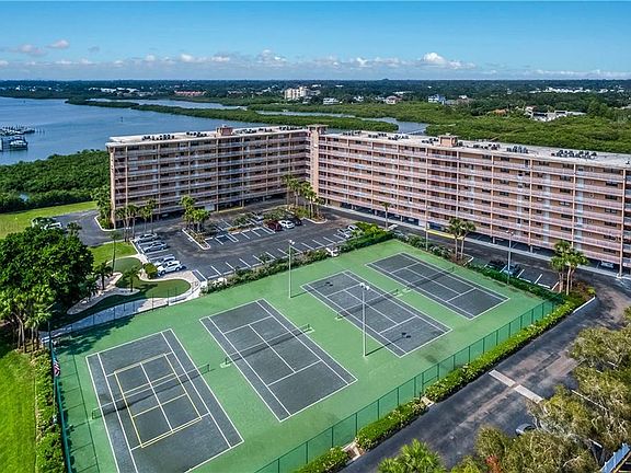 3rd image of 19451 Gulf Blvd APT 308