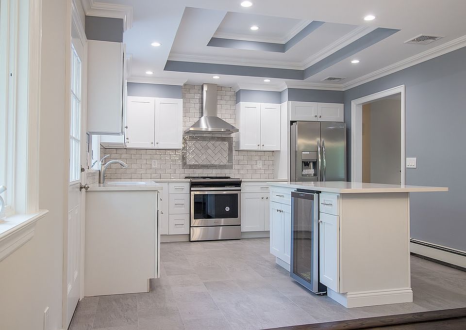 1st image of 73 Ketewomoke Dr