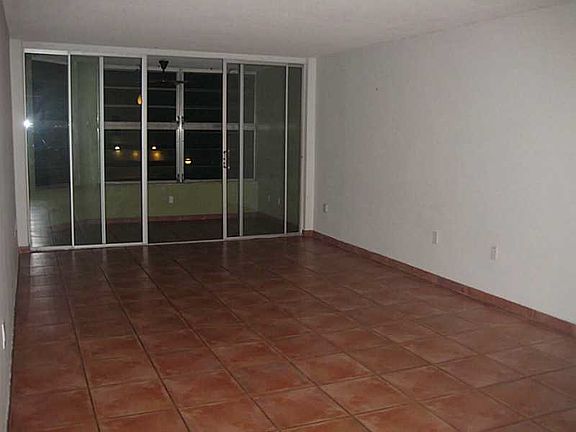 3rd image of 1351 NE 191st St APT 209