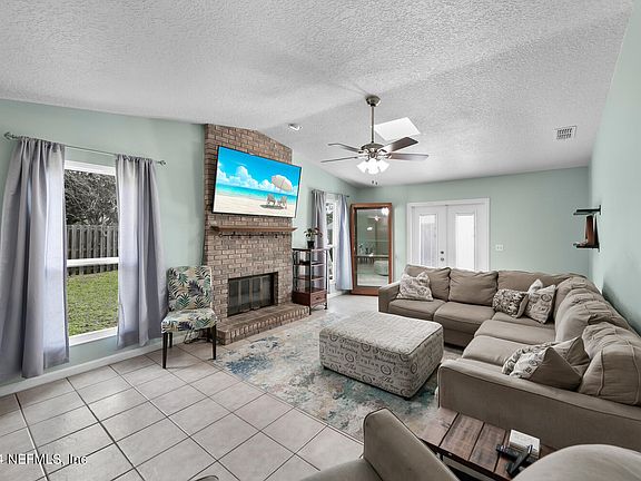 3rd image of 2456 HAMPTON FALLS Drive W