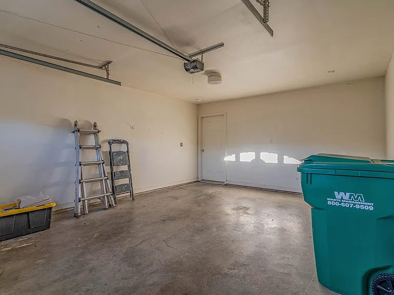 2234 Hickory Manor Way — Photo 32