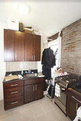 Rented by Jonis Realty | media 4