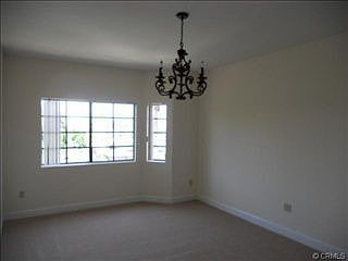4th image of 17914 Magnolia Blvd Unit 305