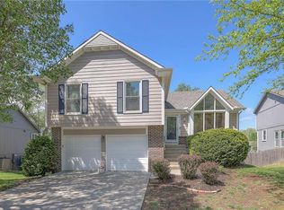 4740 Roundtree St, Shawnee, KS 66226