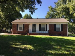 2411 Phoenix Dr, Greensboro, NC 27406