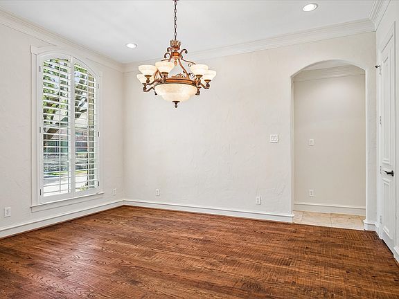 3rd image of 4709 Strait Ln