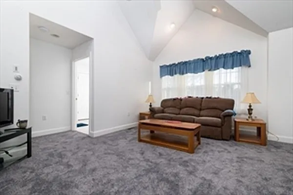 367 Rockland St #1 — Photo 18