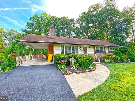 2nd image of 984 Woodland Cir