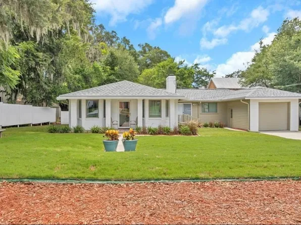 1306 Broome St, Fernandina Beach, FL 32034