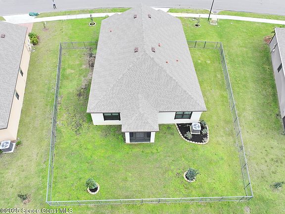 3rd image of 7486 Amethyst Ave