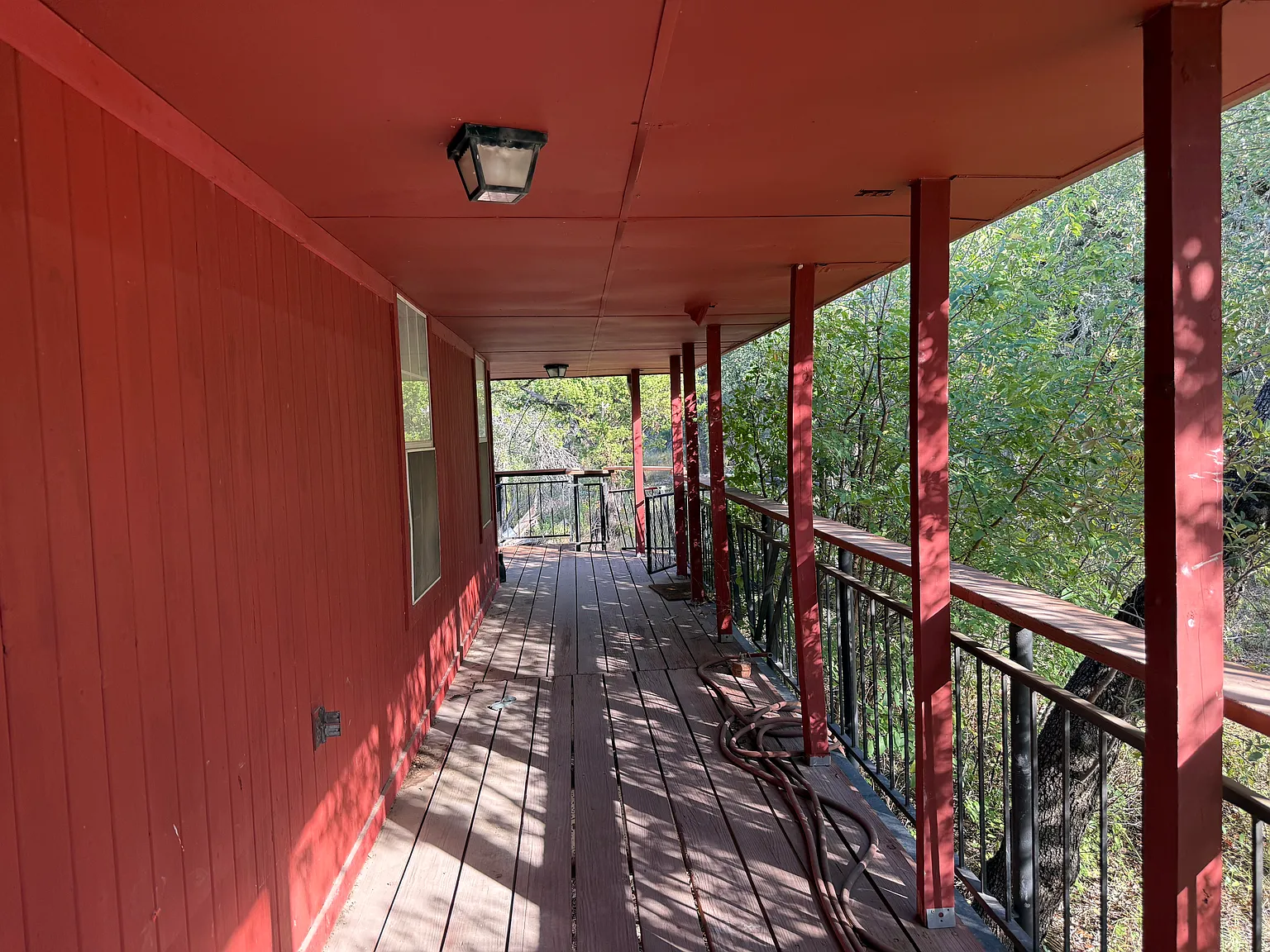 2 bed, 2.5 bath, 2570 sqft, $2,000 — Photo 3