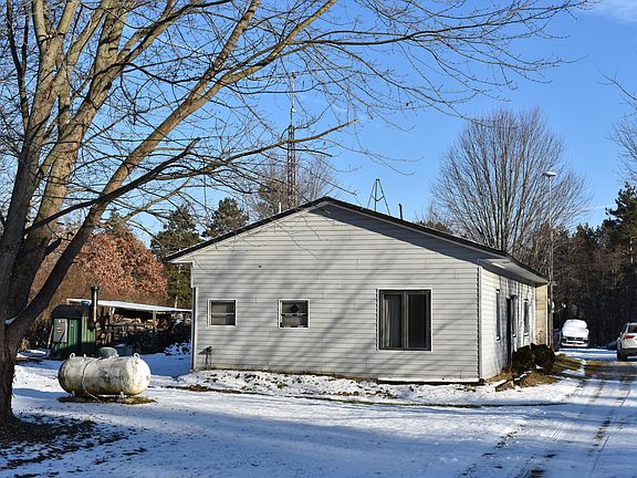 3rd image of 2886 N Luce Ave