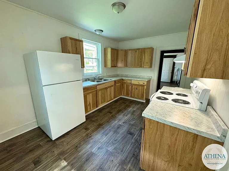 413 N Frederick St — Photo 5