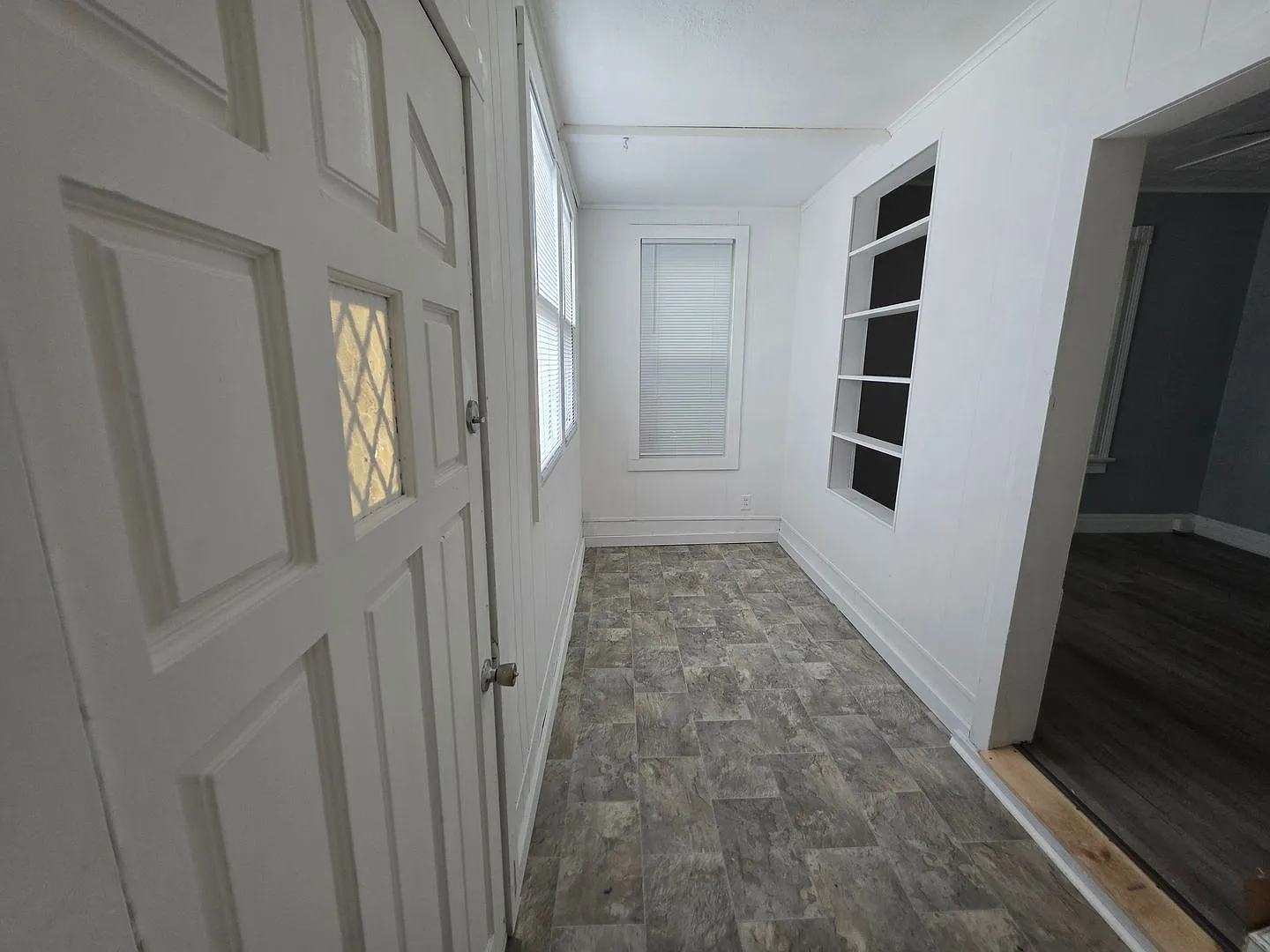 3 bedroom 1.5 bath — Photo 2